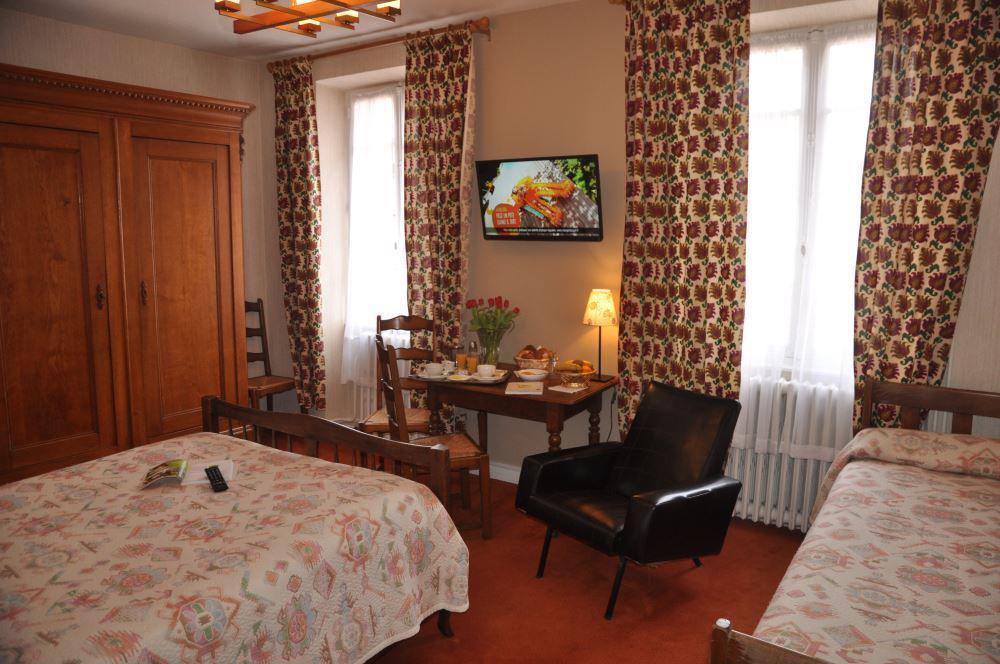 Hotel De Paris Poligny  Ngoại thất bức ảnh