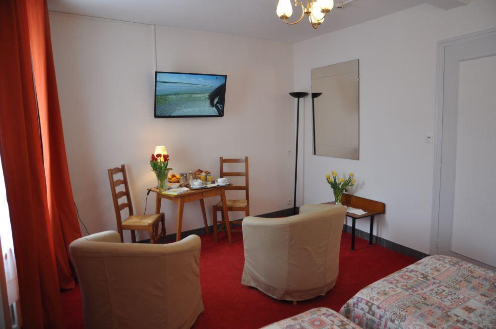 Hotel De Paris Poligny  Ngoại thất bức ảnh
