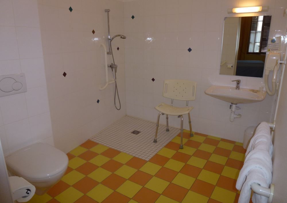 Hotel De Paris Poligny  Ngoại thất bức ảnh