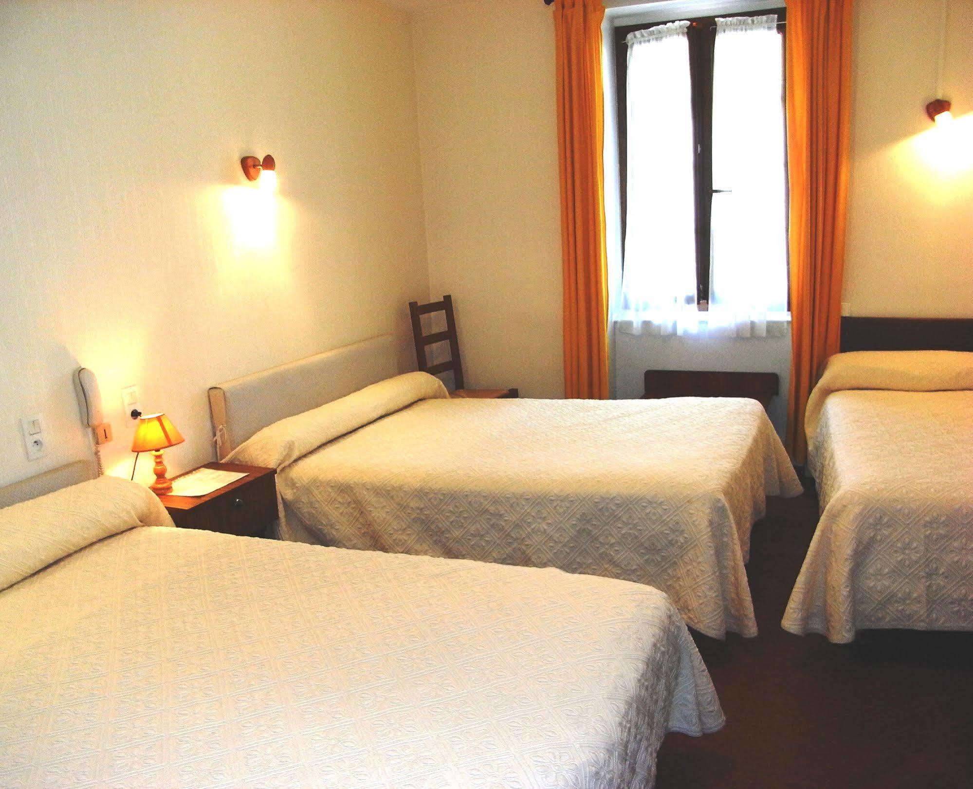 Hotel De Paris Poligny  Ngoại thất bức ảnh