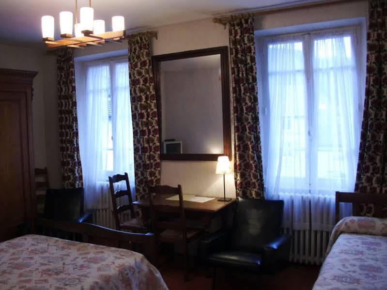 Hotel De Paris Poligny  Ngoại thất bức ảnh