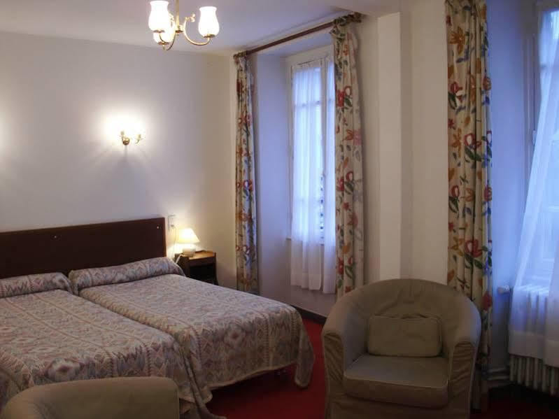 Hotel De Paris Poligny  Ngoại thất bức ảnh