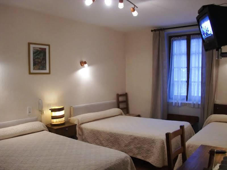 Hotel De Paris Poligny  Ngoại thất bức ảnh