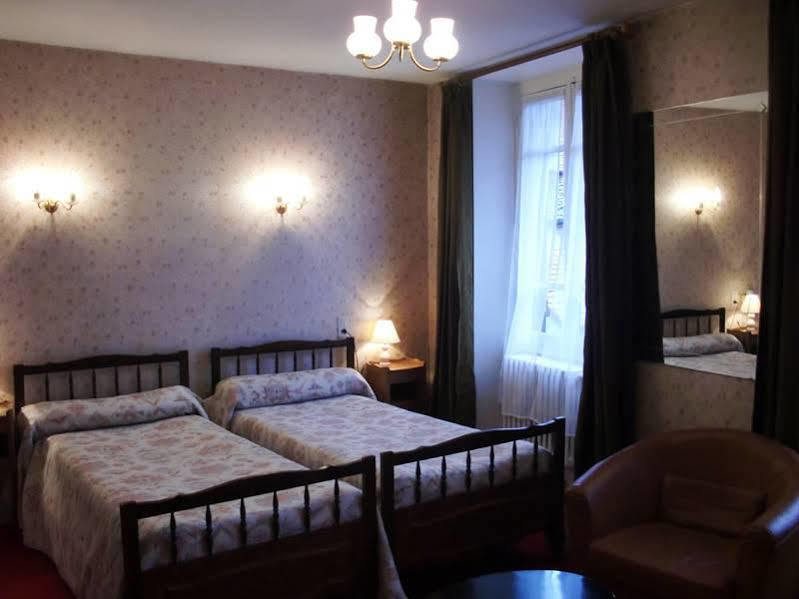 Hotel De Paris Poligny  Ngoại thất bức ảnh